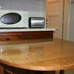 Salvador House I Nazaré